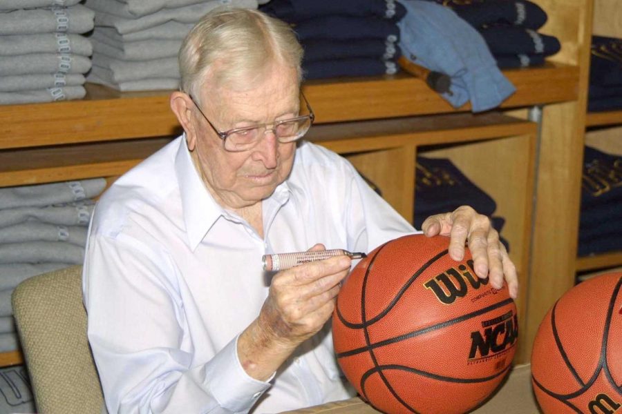 John Wooden at the Los Angeles Times Festival of Books - Day Two at UCLA, Westwood, CA. 04-25-04